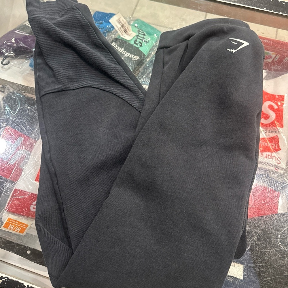 Gymshark Women's Training Joggers Cuffed Sweatpants workout pants Size Small